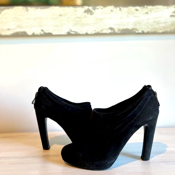 Kelly & Katie Ankle Black Booties - Picture 4 of 6